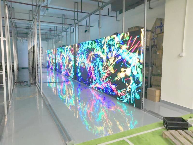 2000cd/sqm Độ sáng Màn hình LED trong suốt, Quảng cáo đầy màu
