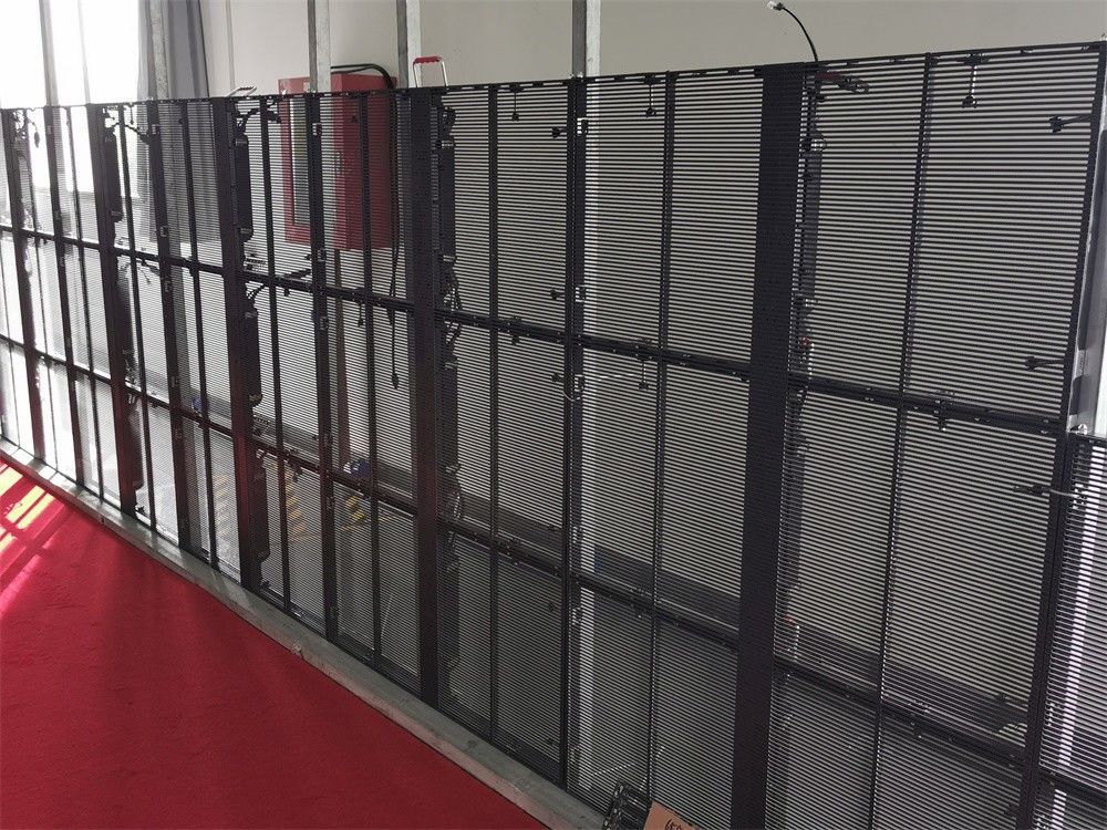 Trung tâm mua sắm Thời trang đầy màu sắc P3.91-7.82 Màn hình LED trong suốt Tường rèm kính