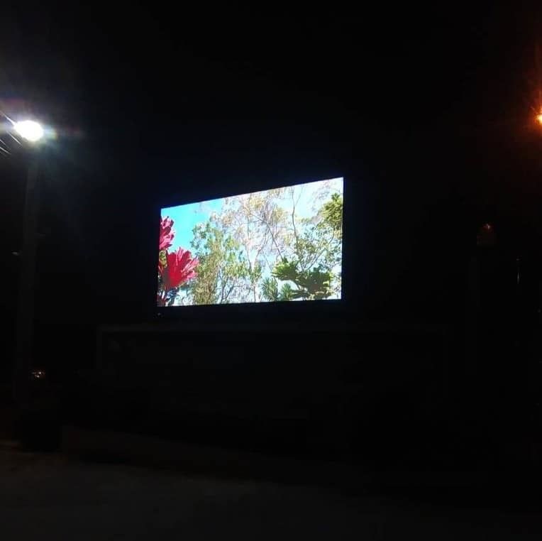 Màn hình LED ngoài trời p6 Full Color được thiết kế cho hiệu suất ổn định với các kết nối chống thấm nước, độ sáng cao và góc nhìn rộng.