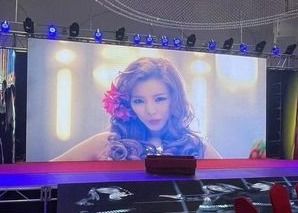 Giá tốt Metal Full Color SMD2121 P4 Indoor Rental LED Display cho các buổi hòa nhạc trực tuyến