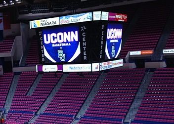 Đấu trường ngoài trời Led Display kêu quảng cáo P10 đầy màu sắc 960 * 960mm Bảng quảng cáo