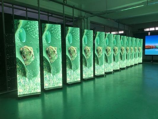 Giá tốt Kích thước màn hình 680x2000mm màn hình LED Poster với cấu hình màu 1R1G1B và kích thước mô-đun 320x160mm trực tuyến