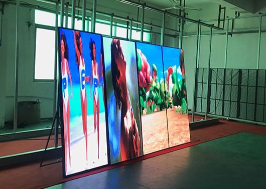 P2mm Pitch LED Poster Display với chip SMD2121 và vật liệu tấm nhôm nhẹ