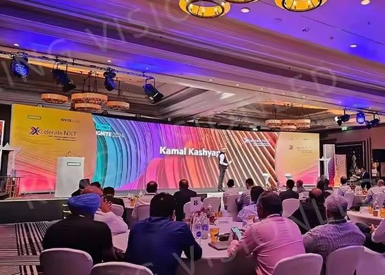 Giá tốt 768 X768mm Full Color RGB Indoor LED Panel with Module Size 192mm x192mm Khung quảng cáo trực tuyến