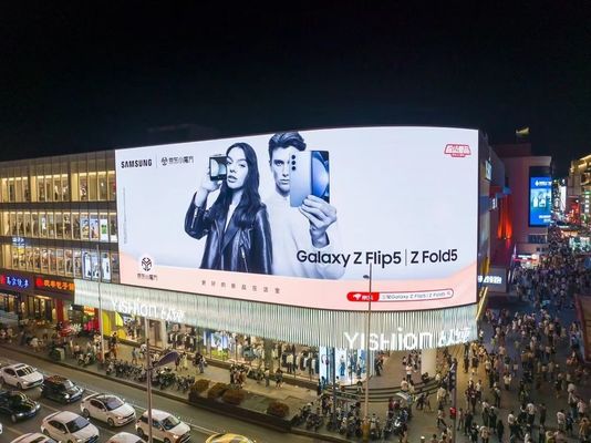 P5 Quảng cáo ngoài trời màn hình LED Đá đúc nhôm bề mặt cong SMD2121, độ sáng 2500 Nits