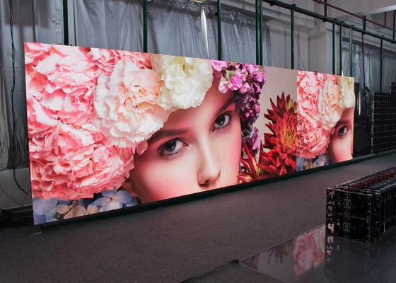Giá tốt Indoor Die-Cast Aluminum/Exterior Rental Screen LED Display 1R1G1B P4 Module Size 256*128mm trực tuyến