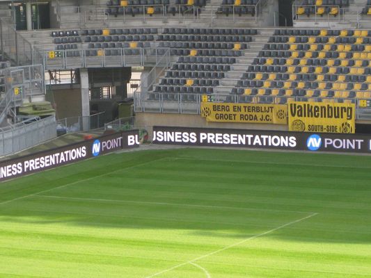 Giá tốt Cold Rolling Steel Stadium Video Walls 40000Pixel/sqm để tăng cường trải nghiệm xem trực tuyến