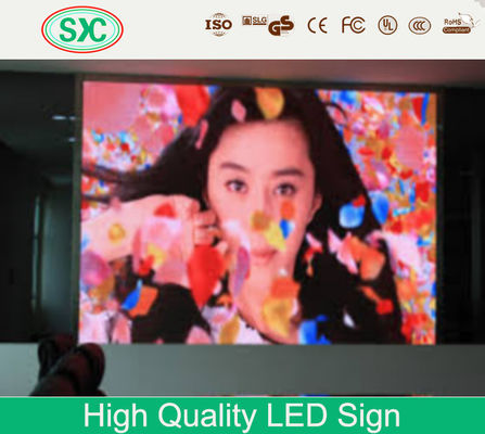Kích thước tủ 500 * 1000mm Hiển thị LED đầy màu trong nhà với thời gian hoạt động 10000 giờ và góc nhìn tốt nhất là 1m-10m