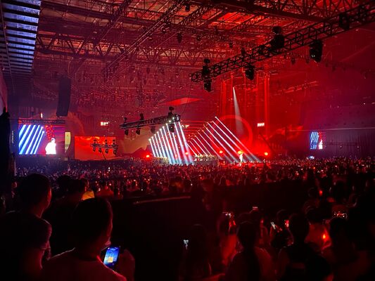Giá tốt Màn hình LED sân khấu với kích thước mô-đun 250 x 250 mm và lắp đặt nhanh phù hợp cho quảng cáo ngoài trời và sự kiện trực tuyến
