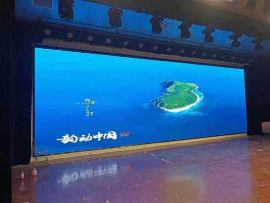 Màn hình LED đầy màu trong nhà cung cấp tỷ lệ làm mới cao 3840 Hertz cho màn hình video không nhấp nháy và mượt mà