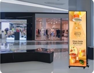 Giá tốt Màn hình LED Poster 1R1G1B Tích hợp Tủ Nhôm và Kích thước Màn hình 680x2000mm Lý tưởng cho Biển báo Kỹ thuật số Trong nhà Động Trực tuyến