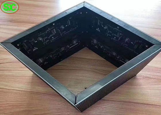 Màn hình LED đủ màu trong nhà 3d P2.5 Trụ cột Màn hình khối 90 độ