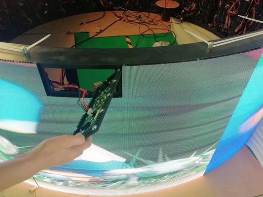 Giá tốt Nhanh chóng cài đặt màn hình LED linh hoạt Màn hình quảng cáo hình trụ cong P4 trực tuyến