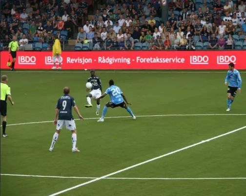 500W / m2 P10 960x960mm 6000nits Màn hình Led ghi điểm thể thao Cao 1m