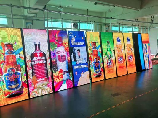 P2.5 1200cd / sqm SMD2121 Màn hình áp phích từ tính Led 640X1920mm