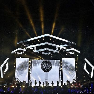 Màn hình LED sân khấu siêu mỏng P4.81 Bảng tường 2mm SMD 2121 1R1G1B tủ 500x500mm cabinet tốc độ làm tươi 1920hz ， 5500 sáng